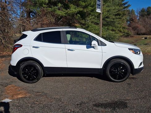 Certified 2018 Buick Encore Essence image 7