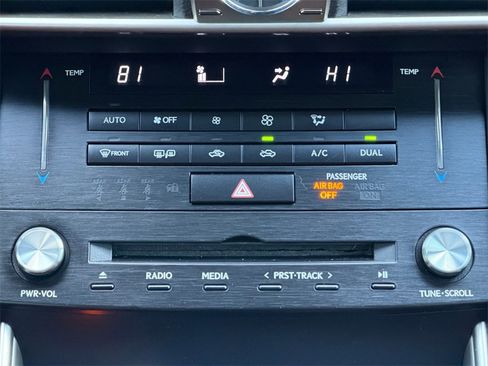 Used 2017 Lexus IS 200t image 27