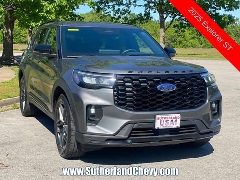Used 2025 Ford Explorer ST-Line w/ ST-Line Street Pack AWD/4WD image 1