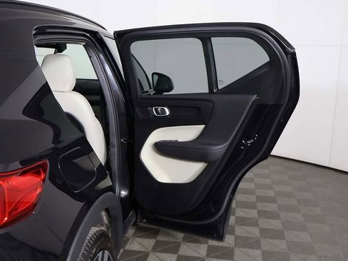 Used 2024 Volvo XC40 B5 Plus w/ Protection Package Premier image 25