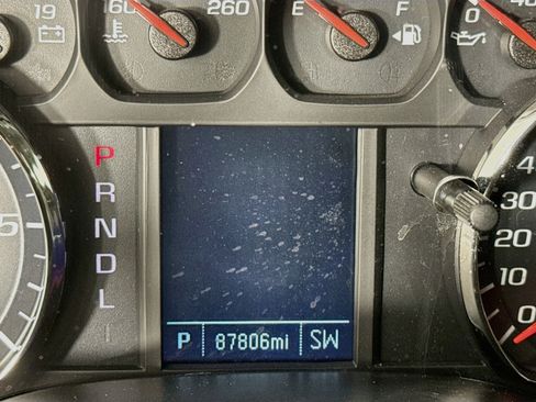 Used 2018 Chevrolet Silverado 1500 Custom w/ Custom Value Package AWD/4WD image 13