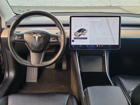 Used 2018 Tesla Model 3 Long Range image 6