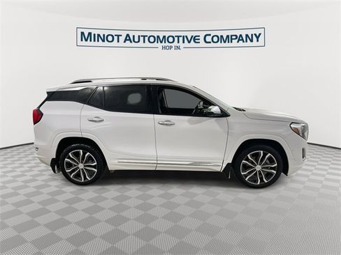 Used 2020 GMC Terrain Denali w/ Denali Premium Package image 9