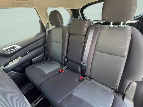 Used 2020 Nissan Pathfinder S FWD image 11