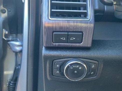 Used 2020 Ford F450 Limited image 21