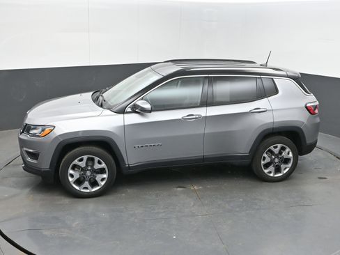 Used 2019 Jeep Compass Limited AWD/4WD image 32