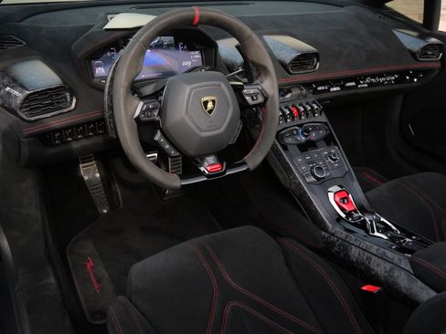 Used 2018 Lamborghini Huracan Performante image 18
