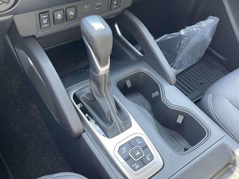 New 2026 Nissan Frontier SV w/ All-Weather Content Package AWD/4WD image 22