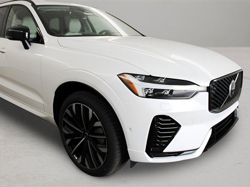 New 2026 Volvo XC60 T8 Ultra w/ Protection Package Premier image 31