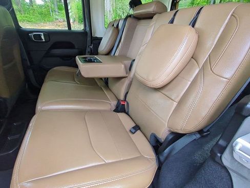 Used 2023 Jeep Wrangler Unlimited Sahara w/ Cold Weather Group image 28