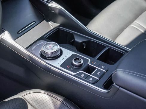 Certified 2025 Kia Sorento EX AWD/4WD image 18