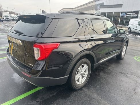 Used 2022 Ford Explorer XLT w/ Equipment Group 202A image 7
