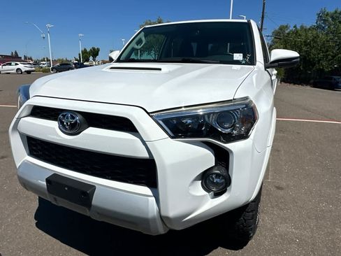 Used 2016 Toyota 4Runner Trail Premium AWD/4WD image 2