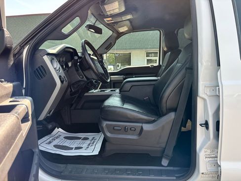 Used 2014 Ford F250 Lariat w/ Chrome Package image 16