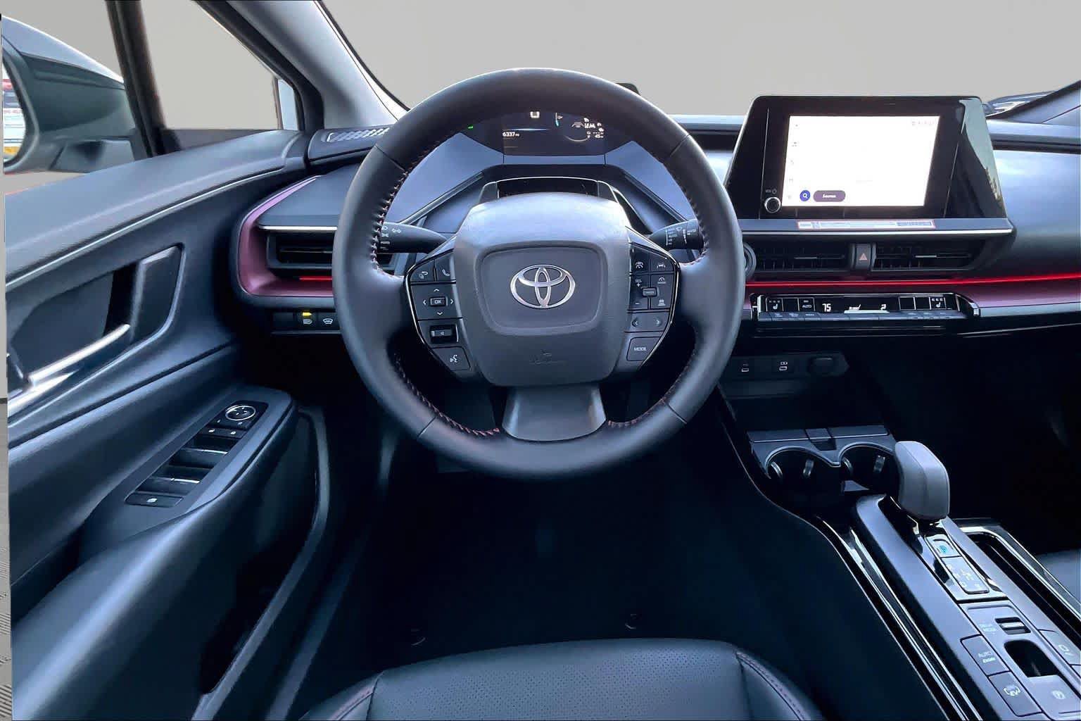 Used 2026 Toyota Prius Plug-In Hybrid FWD image 6