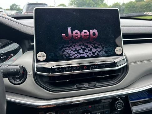 Used 2023 Jeep Compass Limited AWD/4WD image 8
