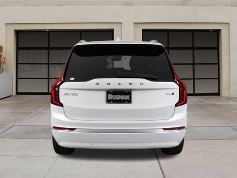 New 2025 Volvo XC90 B6 Plus image 4