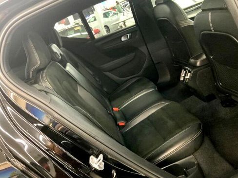 Used 2020 Volvo XC40 T5 R-Design image 13