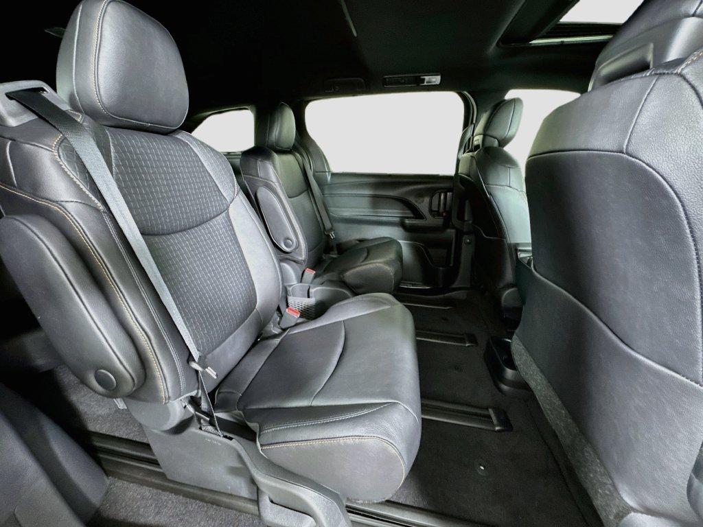 New 2026 Toyota Sienna XLE Woodland Edition AWD/4WD image 29