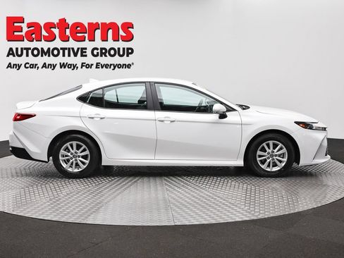 Used 2025 Toyota Camry LE FWD image 4