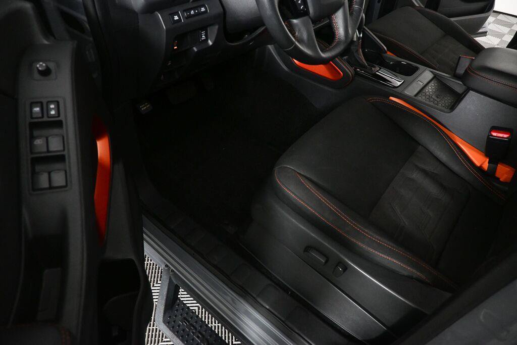 Used 2022 Nissan Frontier Pro-X RWD image 7