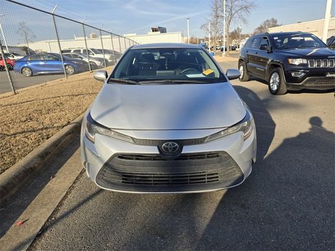 Used 2024 Toyota Corolla LE image 11