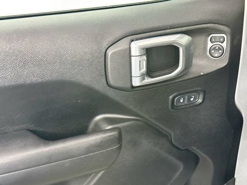 Used 2022 Jeep Gladiator Sport AWD/4WD image 26