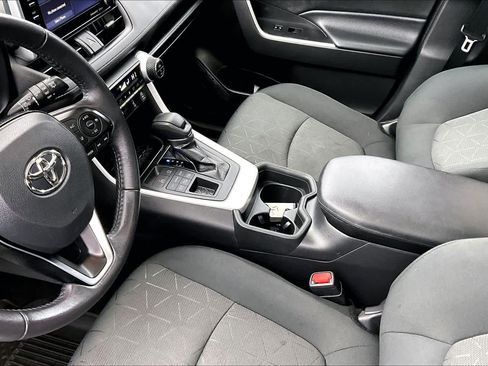 Used 2021 Toyota RAV4 XLE w/ Convenience Package AWD/4WD image 16