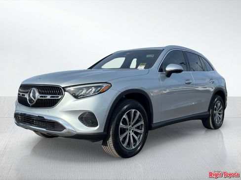 Used 2026 Mercedes-Benz GLC 300 image 2