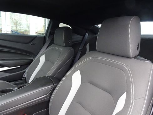 Used 2016 Chevrolet Camaro LT image 10