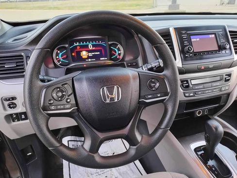 Used 2019 Honda Pilot LX image 16