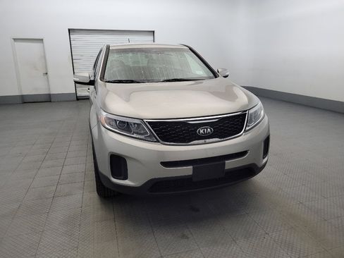 Used 2015 Kia Sorento LX image 14