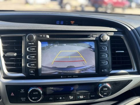 Used 2019 Toyota Highlander Limited image 25