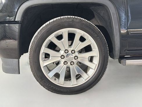 Used 2018 GMC Sierra 1500 Denali w/ Denali Ultimate Package image 35