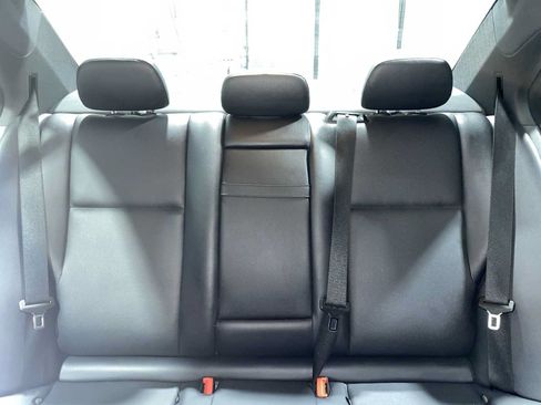 Used 2013 Mercedes-Benz C 300 4MATIC Sedan image 22