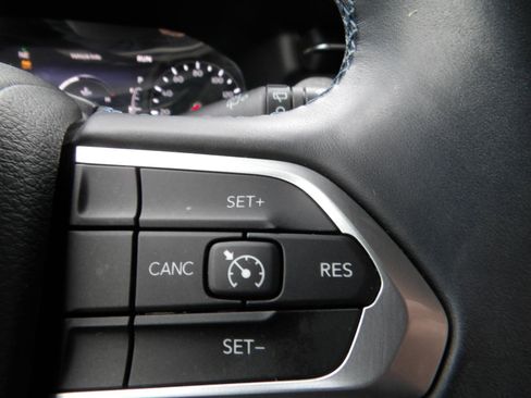 Used 2022 Jeep Compass Latitude w/ Convenience Group AWD/4WD image 41