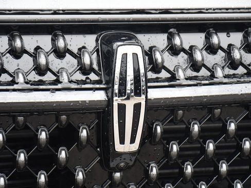 Used 2026 Lincoln Nautilus Premier w/ Jet Appearance Package image 36