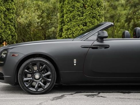 Used 2016 Rolls-Royce Dawn RWD image 17