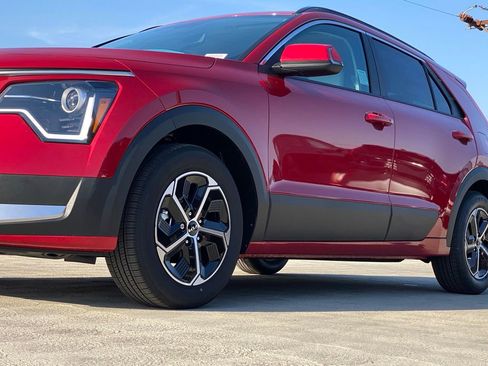 New 2026 Kia Niro EX FWD image 10