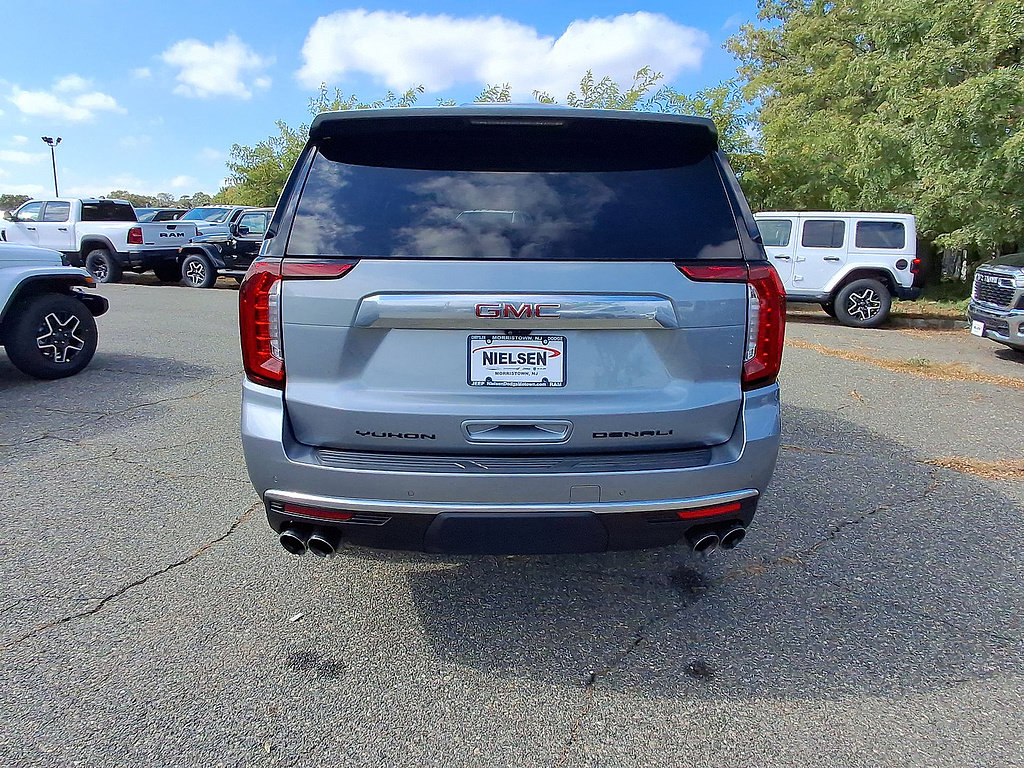 Used 2024 GMC Yukon Denali w/ Advanced Technology Package AWD/4WD image 29