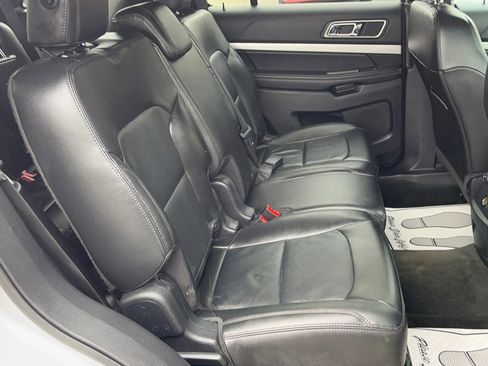 Used 2016 Ford Explorer XLT w/ Equipment Group 202A image 19