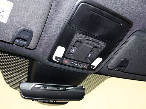 Used 2025 Honda Pilot Black Edition image 26