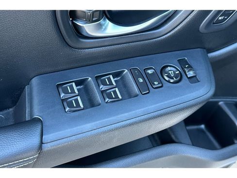 Used 2023 Honda Pilot Touring image 12