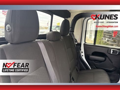 Used 2023 Jeep Gladiator Sport image 46