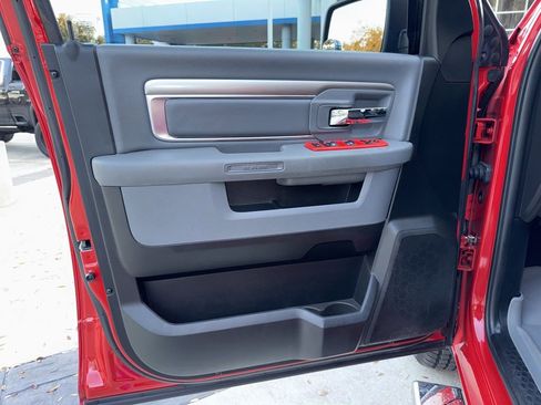 Used 2020 RAM 1500 Classic SLT image 15