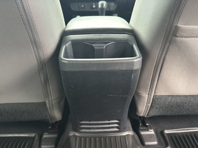 Used 2018 Toyota Tacoma SR5 AWD/4WD image 32