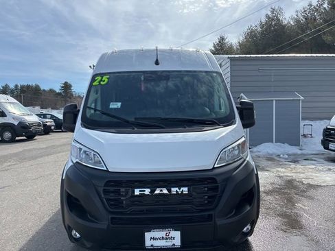 Used 2025 RAM ProMaster 2500 w/ Convenience Group image 2