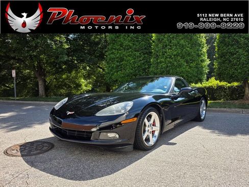 Used 2005 Chevrolet Corvette Coupe w/ Preferred Equipment Group RWD image 1