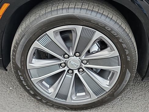 Certified 2026 Cadillac Vistiq Luxury image 7