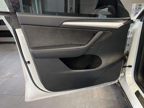 Used 2023 Tesla Model Y Long Range AWD/4WD image 14